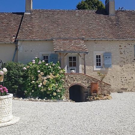 La Petite Maison Dans La Prairie Ecommoy Exterior foto