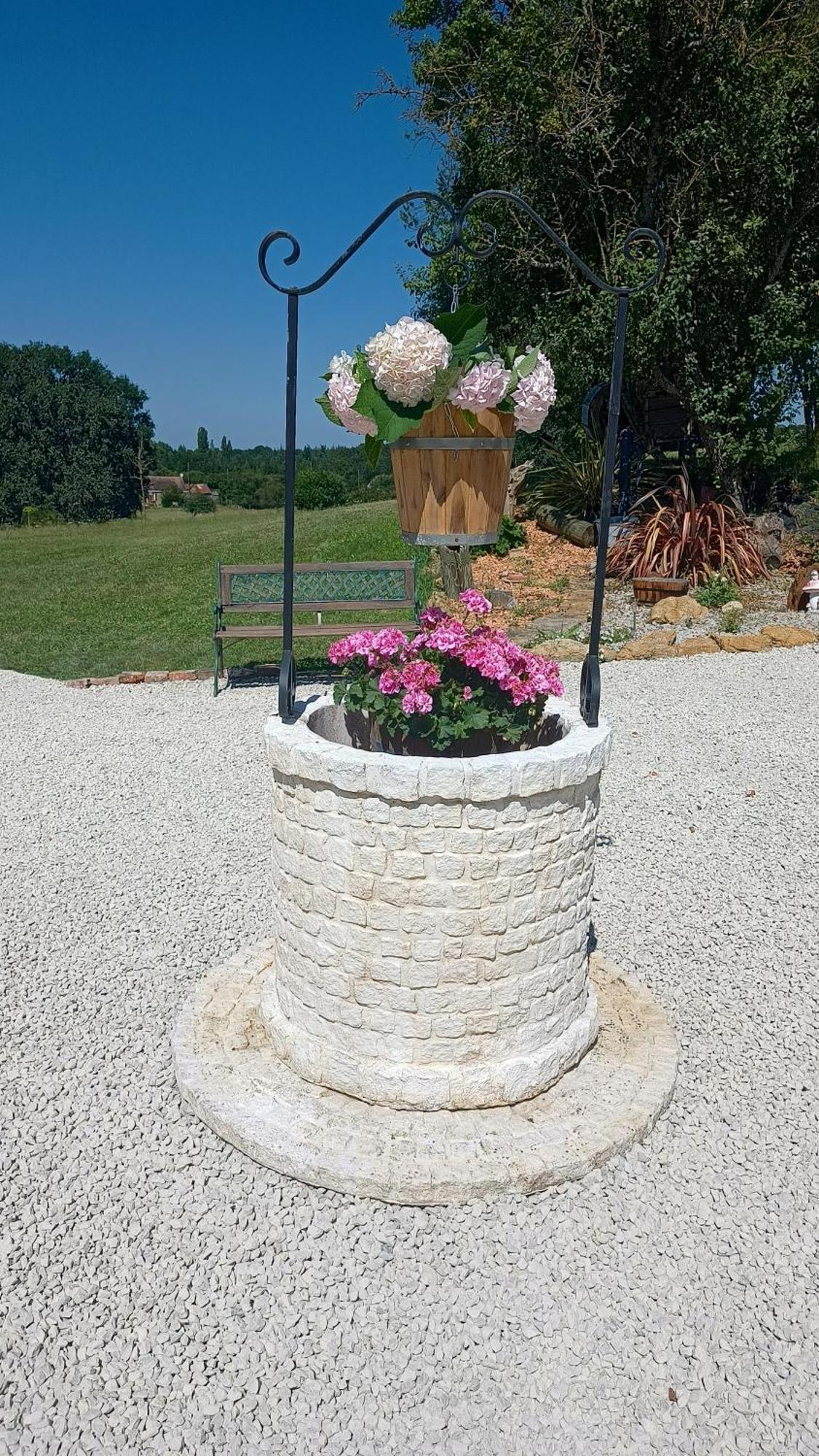 La Petite Maison Dans La Prairie Ecommoy Exterior foto